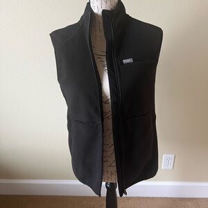 Figs On Shift black fleece vest jacket. Women’s size small.